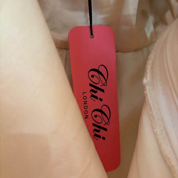 Chi Chi London Size 6 - Picture 4 of 6